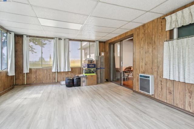 19136 Mayberry Dr, Castro Valley CA: https://media.crmls.org/mediaz/a0394ead-10de-4caf-baef-9b745feee378.jpg