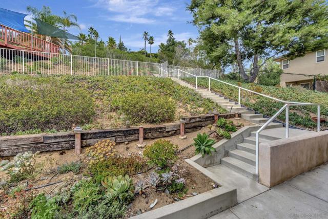 2106 Zachary Gln, Escondido CA: https://media.crmls.org/mediaz/a03a2472-83d5-40a6-af19-3749fbc7bb35.jpg