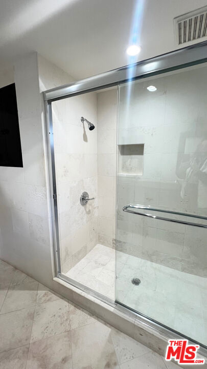 22111 Independencia Street, Woodland Hills CA: https://media.crmls.org/mediaz/a03a8592-fd1b-42b3-ad3d-80b26100b922.jpg