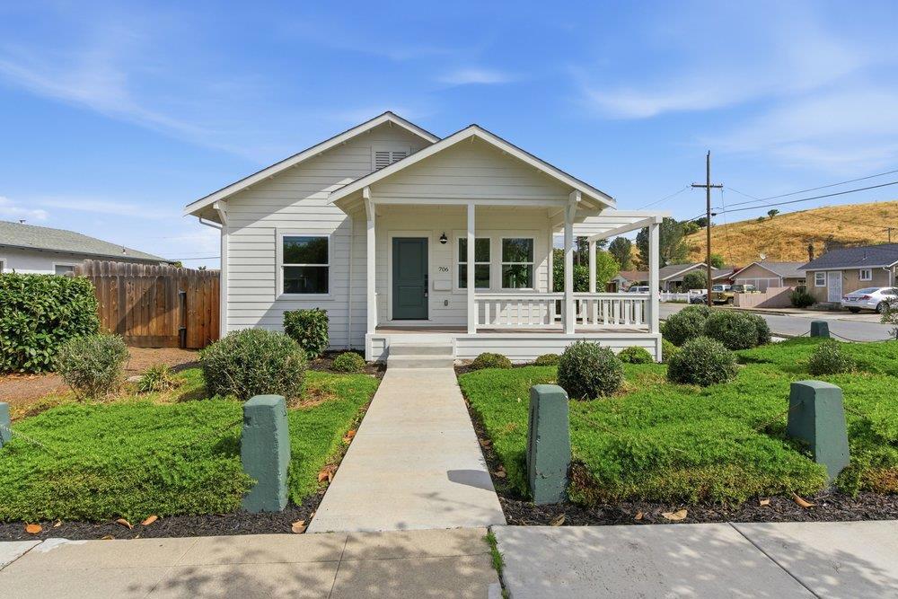 706 Central Avenue