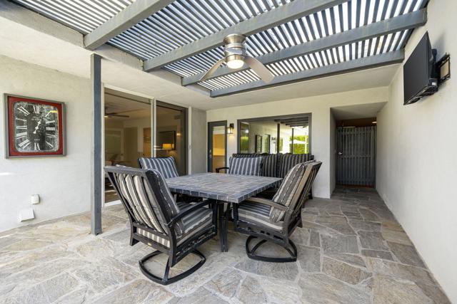 76140 Fairway Drive, Indian Wells CA: https://media.crmls.org/mediaz/a03caf53-15da-4ec9-b730-5fd4475f0a96.jpg