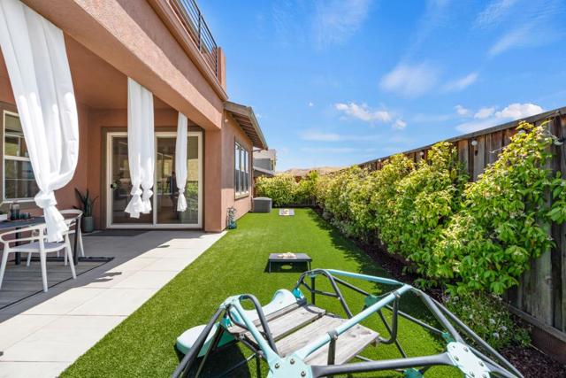 4190 Oak Knoll Drive, Dublin CA: https://media.crmls.org/mediaz/a03d37ab-3e11-4b9f-838a-7d1b5b2f405a.jpg