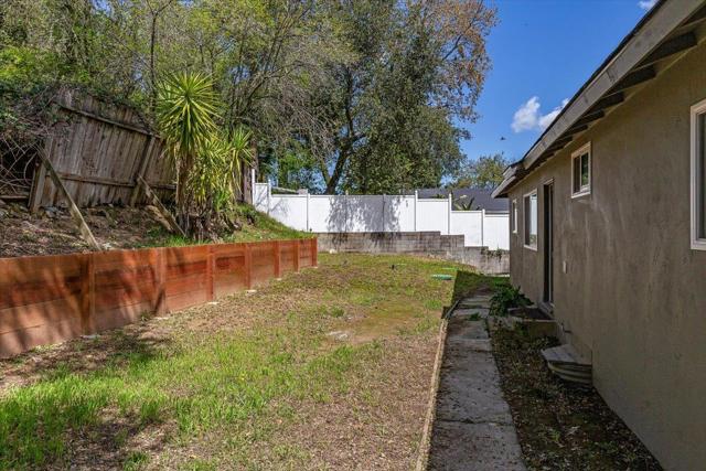 21525 Madrone Drive, Los Gatos CA: https://media.crmls.org/mediaz/a03d46cf-77f1-4207-b203-246e08495235.jpg