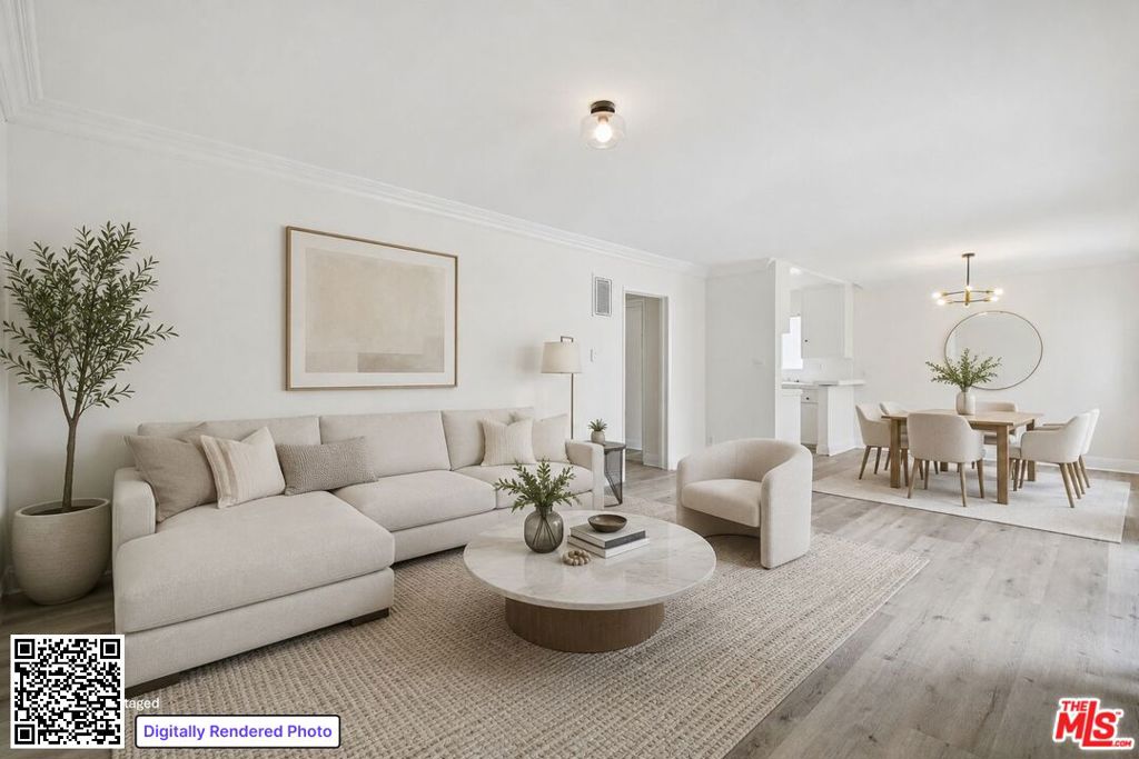 7540 Hampton #206
