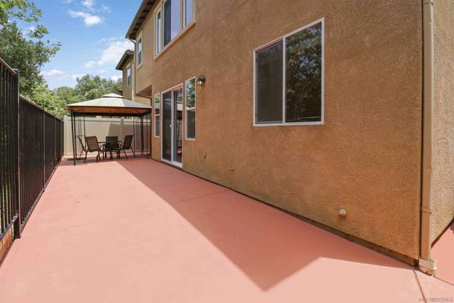 4101 Arroyo Way, National City CA: https://media.crmls.org/mediaz/a03df035-2551-404a-854f-5a71cccf6259.jpg