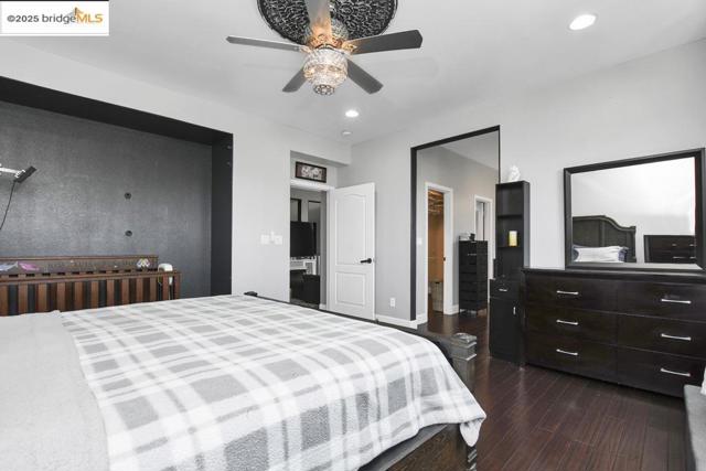 25 Solitude Ct, Oakley CA: https://media.crmls.org/mediaz/a03e0518-683b-46ba-b741-99cd5eb821e2.jpg