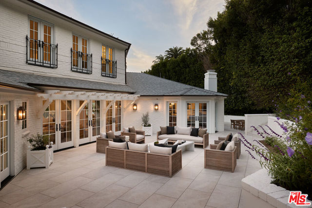 6 Bed Home for Sale in Los Angeles, California