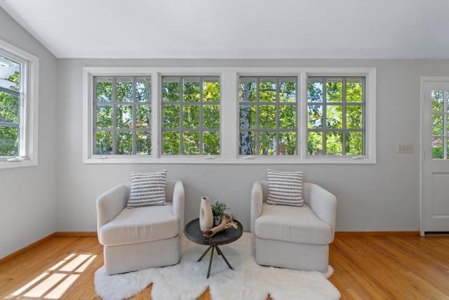 949 Wing Place, Stanford CA: https://media.crmls.org/mediaz/a03e4b15-bbab-4b93-9489-1dba788936e3.jpg