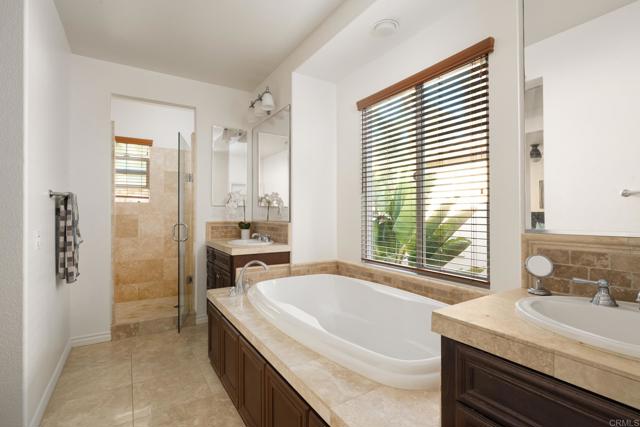 Detail Gallery Image 22 of 51 For 636 Weatherstone Way, San Marcos,  CA 92078 - 5 Beds | 4 Baths