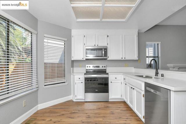 855 Caribou Ter, Brentwood CA: https://media.crmls.org/mediaz/a03f1995-3a76-4ee2-9119-c14374016939.jpg