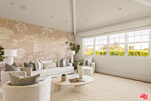 1232 Corsica Drive, Pacific Palisades CA: https://media.crmls.org/mediaz/a03f90e8-24ce-4d21-8bc5-787b357efe6f.jpg