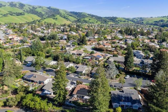 8325 Pinotage Court, San Jose CA: https://media.crmls.org/mediaz/a0405a32-0e21-4c49-9d37-4ecae3c40e3f.jpg