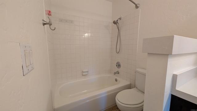 8021 Calle Fanita, Santee CA: https://media.crmls.org/mediaz/a040b6bc-6810-4e3b-9478-851909c4bfd0.jpg