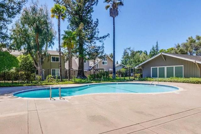 215 Elm Wood Court, Los Gatos CA: https://media.crmls.org/mediaz/a041474c-79a0-4991-b381-7ed53061229f.jpg