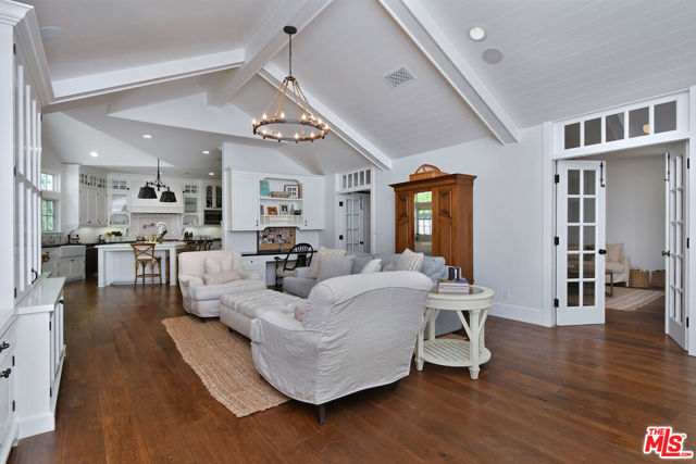 Image 26 of 55 For 3640 Longridge Avenue