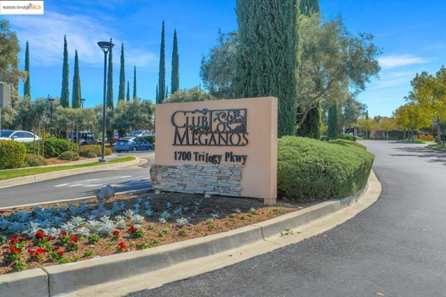 1577 Chianti LN, Brentwood CA: https://media.crmls.org/mediaz/a0429d6c-74e3-4438-b775-ec4c1f11f4f2.jpg