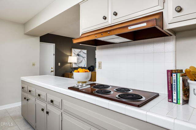 Detail Gallery Image 6 of 28 For 13017 Barto Dr, Granada Hills,  CA 91344 - 3 Beds | 2 Baths