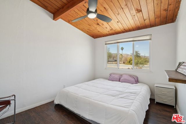 6959 Juniper Avenue,  CA: https://media.crmls.org/mediaz/a042f6d4-3058-4a96-8966-04c62783d10b.jpg