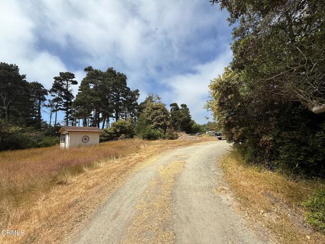 18391 Old Coast Highway, Fort Bragg CA: https://media.crmls.org/mediaz/a043484c-b3a4-4789-9d6f-1d71d4428dfd.jpg