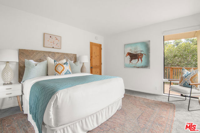 1639 Oak Drive, Topanga CA: https://media.crmls.org/mediaz/a0437857-e778-4349-9dce-1eb8d923ff85.jpg