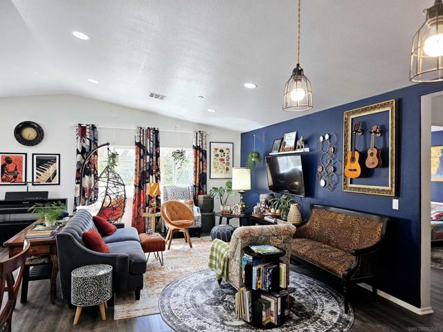 Image 7 of 13 For 33129 Big Range Dr