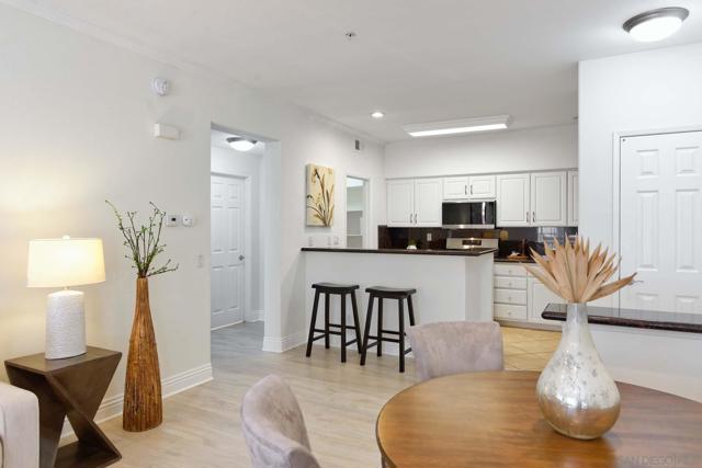 12376 Carmel Country Rd, San Diego CA: https://media.crmls.org/mediaz/a043ebb5-a090-4547-8112-9f9a4a3b9485.jpg