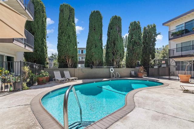 1743 Carmel Dr, Walnut Creek CA: https://media.crmls.org/mediaz/a04477c2-d5b6-45a0-9f85-14be461117e9.jpg