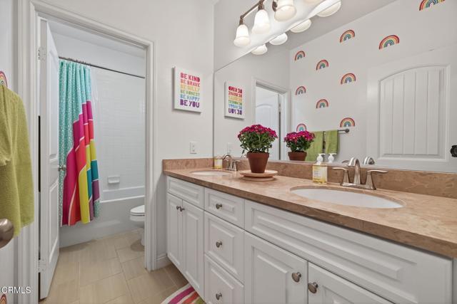 474 Park Cottage Place, Camarillo CA: https://media.crmls.org/mediaz/a0448a5d-dcb0-476c-b46a-90b0418b6052.jpg