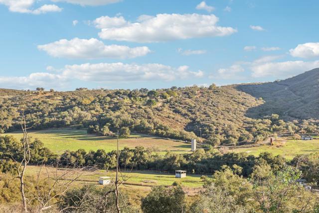 26086 Bear Valley Heights Road, Escondido CA: https://media.crmls.org/mediaz/a04512c7-07da-404b-9297-87059f68e092.jpg