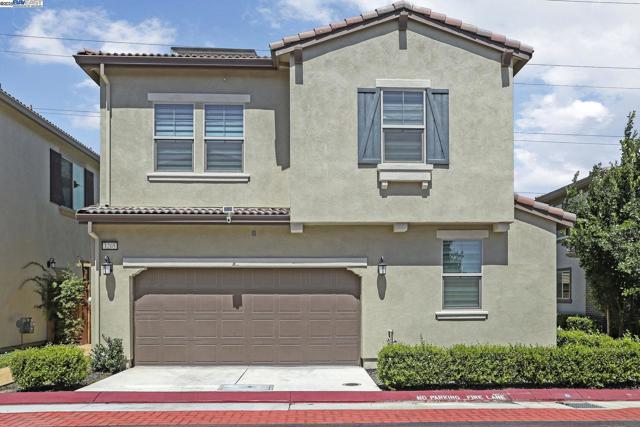 1205 S Ross Ct, Mountain House CA: https://media.crmls.org/mediaz/a0455f1f-5cb3-4dab-a3c2-978d2062dabe.jpg