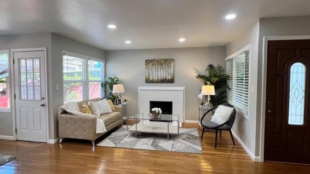 15958 Via Descanso, San Lorenzo CA: https://media.crmls.org/mediaz/a0457982-bce7-446a-8085-aced6993e954.jpg