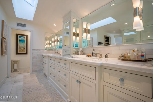 26 Master Bath