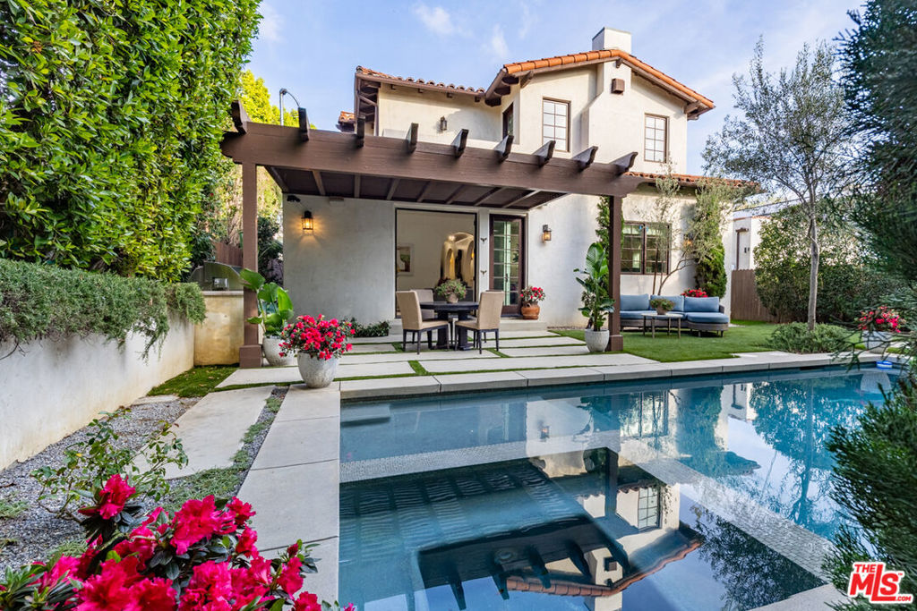 735 N Stanley Avenue