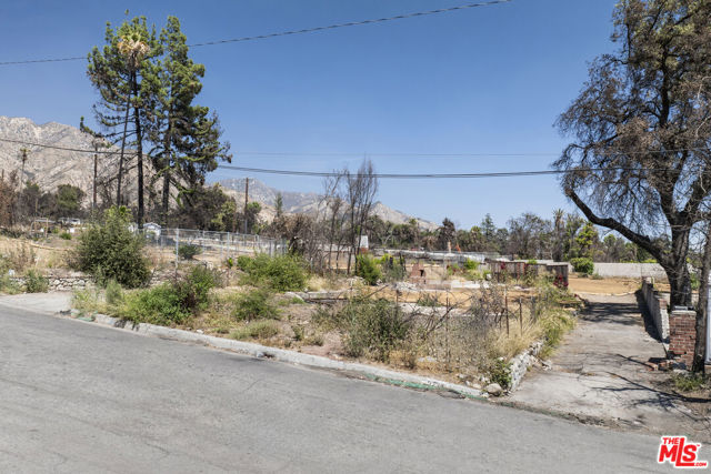 2738 Marengo Avenue, Altadena CA: https://media.crmls.org/mediaz/a0469229-08f5-4d61-b13a-91049a23f483.jpg