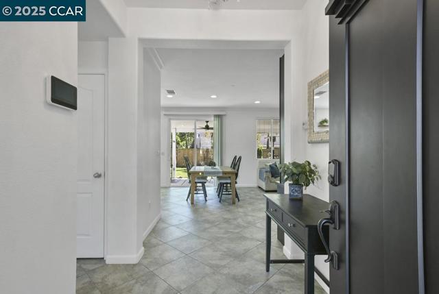369 Myrtle Ln, Oakley CA: https://media.crmls.org/mediaz/a046d8ae-184b-4969-92e3-e5ef2b8bfdf5.jpg
