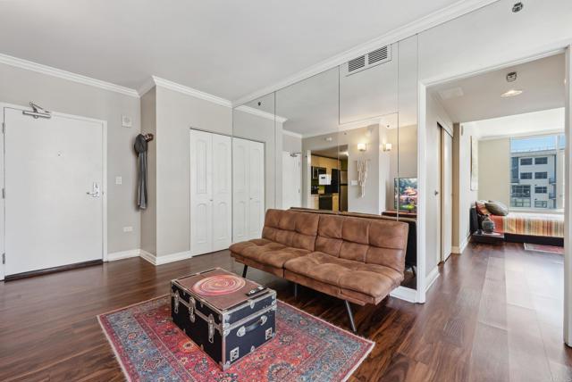 425 W Beech Street, San Diego CA: https://media.crmls.org/mediaz/a0479769-b9fe-411b-be50-21f72d0ea5f1.jpg