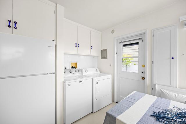 1205 Park Row, La Jolla CA: https://media.crmls.org/mediaz/a047b8a0-2912-4ddc-9b65-3321555b41b0.jpg