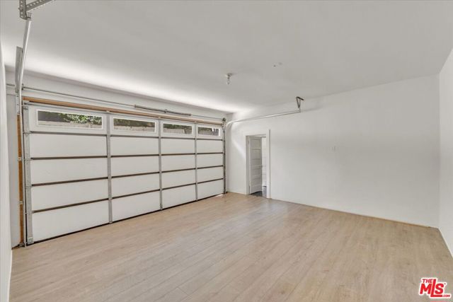 626 N Canon Drive, Beverly Hills CA: https://media.crmls.org/mediaz/a0484250-c6be-455a-80f4-00e47fad8432.jpg