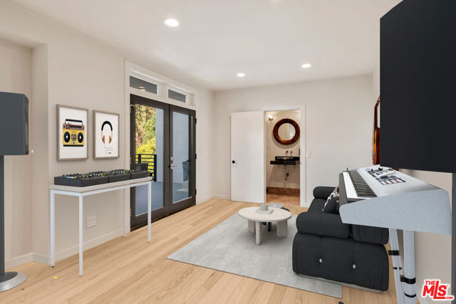 7209 Sunnydip Trail, Los Angeles CA: https://media.crmls.org/mediaz/a0486cd3-5616-443b-a33c-c5b9f18e8c6c.jpg