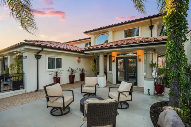 22590 Canyon Lake Drive South, Canyon Lake CA: https://media.crmls.org/mediaz/a048adb5-76ac-4c63-90df-2235111de2ae.jpg