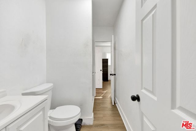 4124 W 64th Street, Inglewood CA: https://media.crmls.org/mediaz/a0492280-ee5b-4245-a1d8-96f22a445c42.jpg