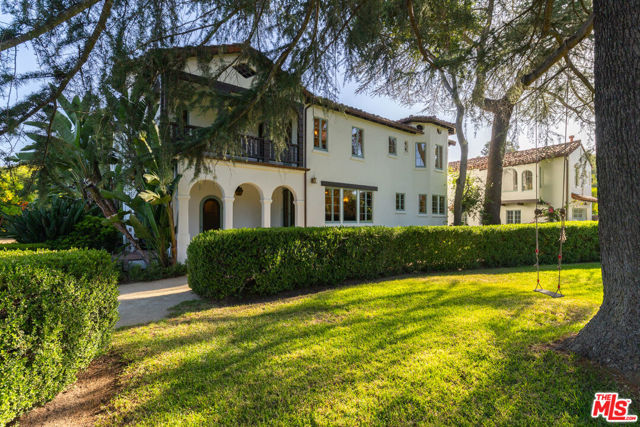 205 S Lomita Avenue, Ojai CA: https://media.crmls.org/mediaz/a04a3e76-3a23-47b2-8f39-4fb6fec37ba4.jpg