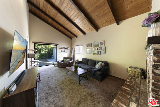 532 N San Marino Avenue, San Gabriel CA: https://media.crmls.org/mediaz/a04a8c72-32d2-4bfc-a7cc-9e9697f7f6e6.jpg