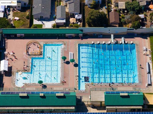 1130 Richmond ST, El Cerrito CA: https://media.crmls.org/mediaz/a04aa90c-de86-4914-982e-c53015c3cccc.jpg