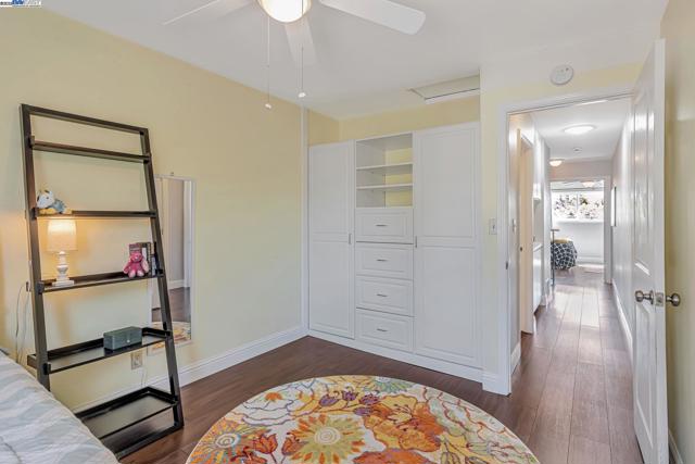 7765 Dublin Green Ct, Dublin CA: https://media.crmls.org/mediaz/a04aaf8f-7edb-46b0-a23d-c3fea4a7477d.jpg