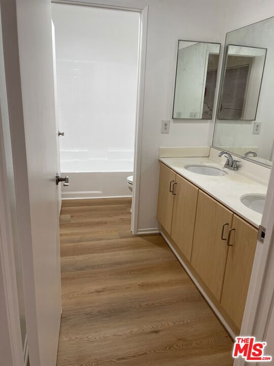 121 Cancion Way, Los Angeles CA: https://media.crmls.org/mediaz/a04ac182-9173-4c6a-a6f6-b698269202eb.jpg