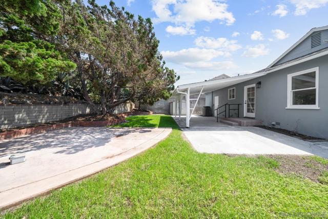 1663 Parrot St, San Diego CA: https://media.crmls.org/mediaz/a04b388d-8603-4f8b-9b8c-9f906c7d8742.jpg