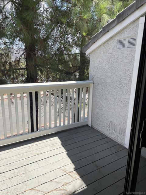 15078 Avenida Venusto, San Diego CA: https://media.crmls.org/mediaz/a04b580e-6d82-4a52-933f-be7e29381cc4.jpg