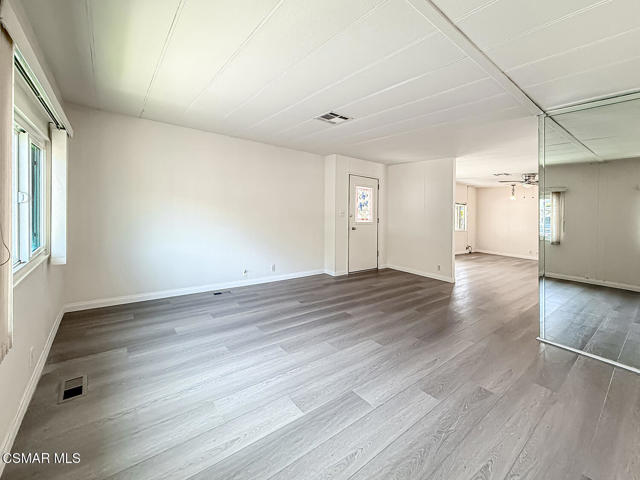 27 Irena Avenue, Camarillo CA: https://media.crmls.org/mediaz/a04b608b-6470-4266-90e2-7590521fca59.jpg