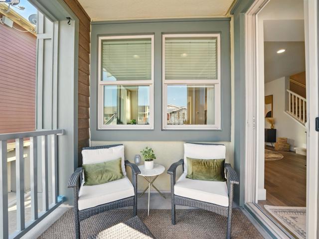 665 Sandalwood, Livermore CA: https://media.crmls.org/mediaz/a04bcd56-ffa5-486c-8b53-48f7a5c87cc9.jpg